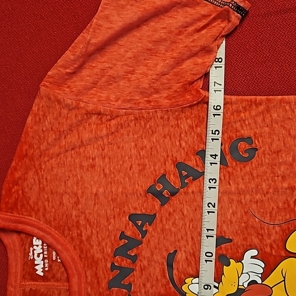 MICKEY AND FRIENDS 'I just wanna hang with my dog' Pluto Mickey graphic tee XS - Picture 4 of 6